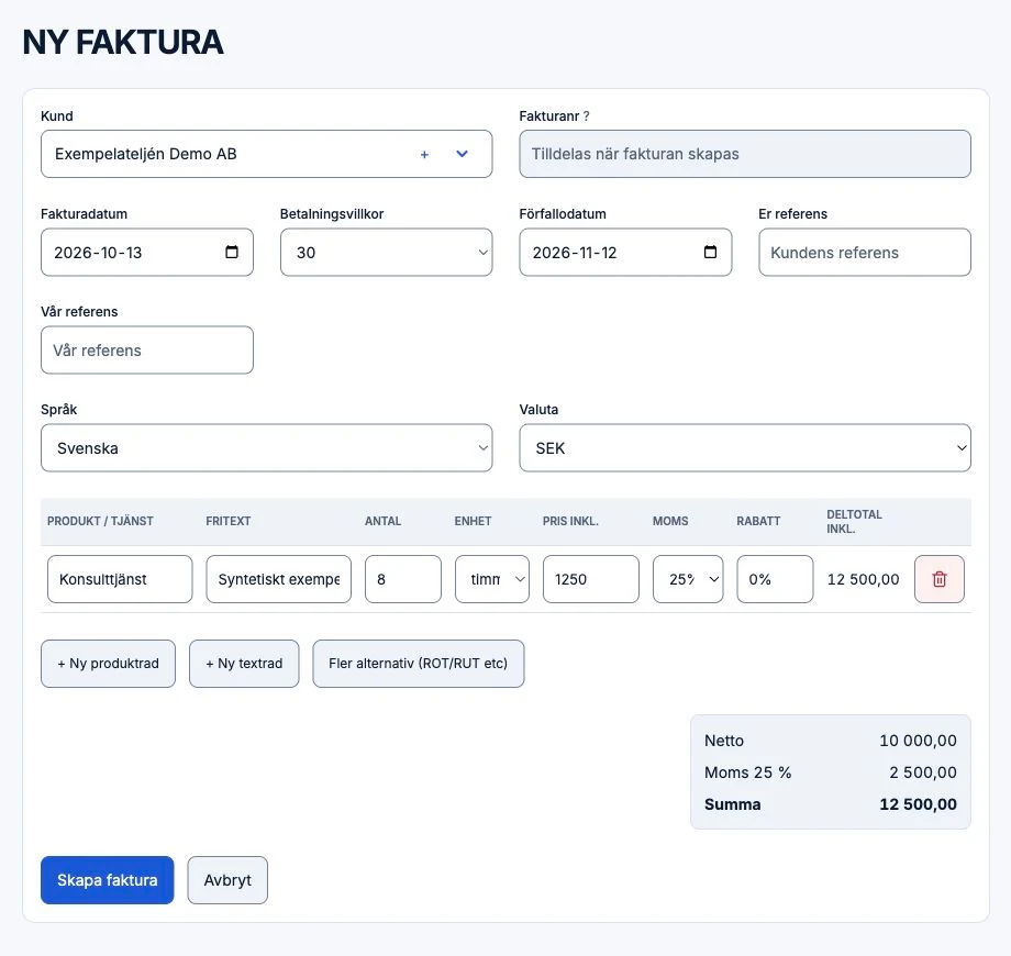 Facturos fakturaformulär med en vald exempelkund, en tjänsterad och beräknat belopp. Syntetiska uppgifter; fakturan är inte sparad.